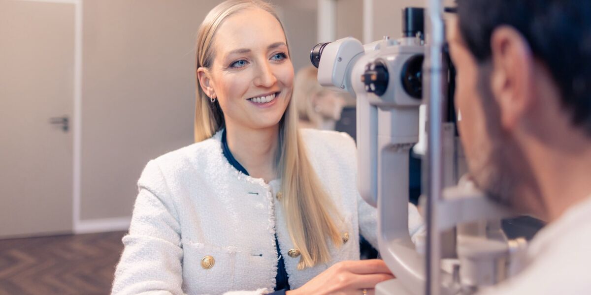 Voruntersuchung an der Spaltlampe