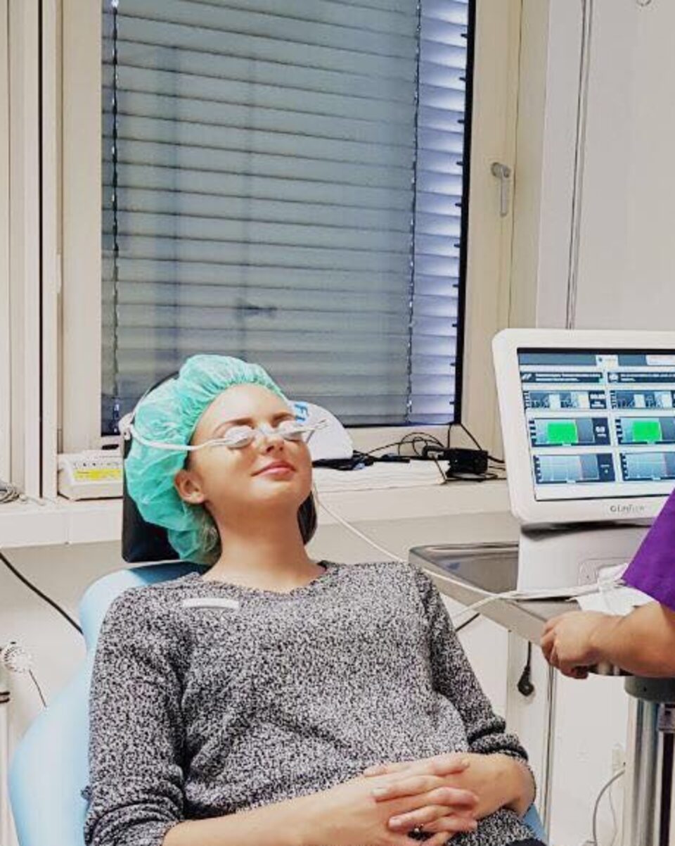 Foto einer Lipiflow-Behandlung.
