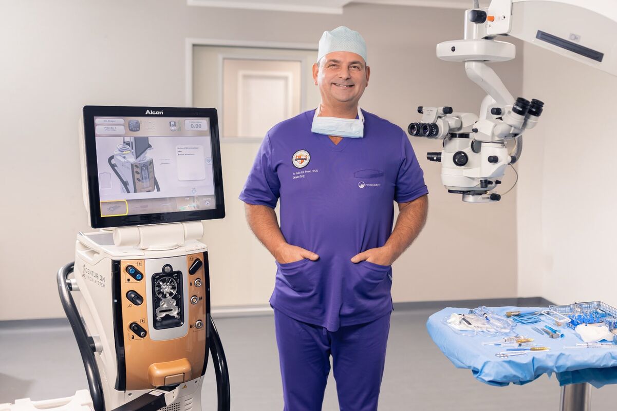 Das Centurion Vision System (links von Dr. Breyer)