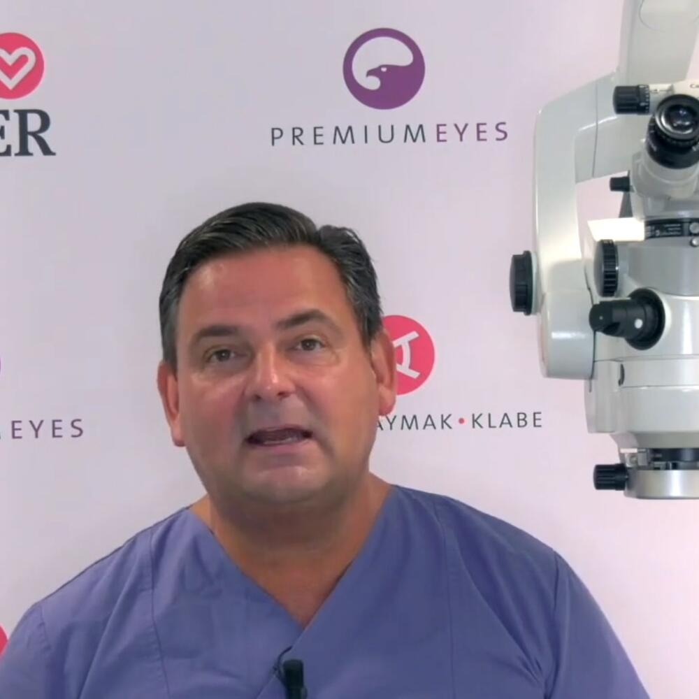 Portrait von Dr. Breyer aus dem Aufklärungsvideo über die Grauer-Star-OP.