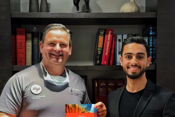 Dr. Detlev Breyer mit Dr. Amr Saad bei Premium Eyes.