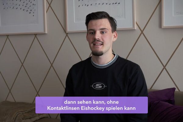 Eishockeyprofi Joel Hofmann kurz vor seiner SMILE-pro-Operation